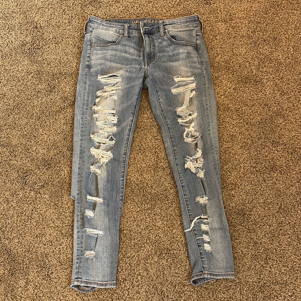 American Eagle Outfitters Light Blue Distressed Skinny Jeans